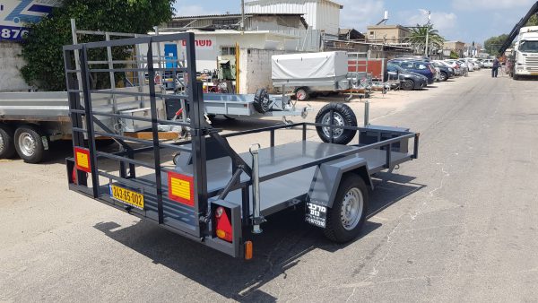 נגרר להובלת כלי שטח מסוג RZR